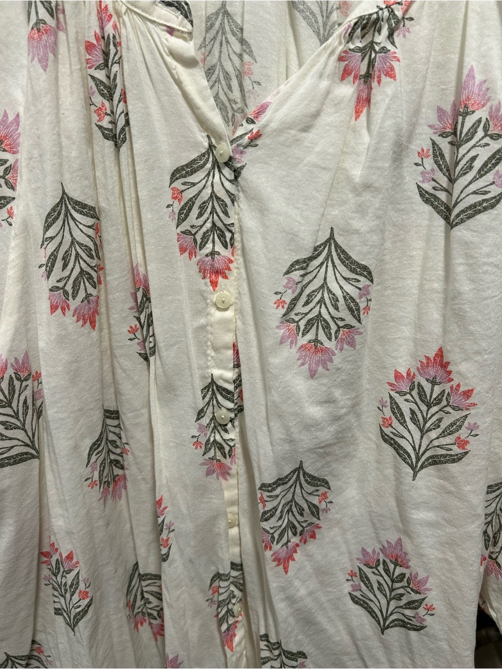 Old Navy Cream Floral Blouse - Picture 3 of 6